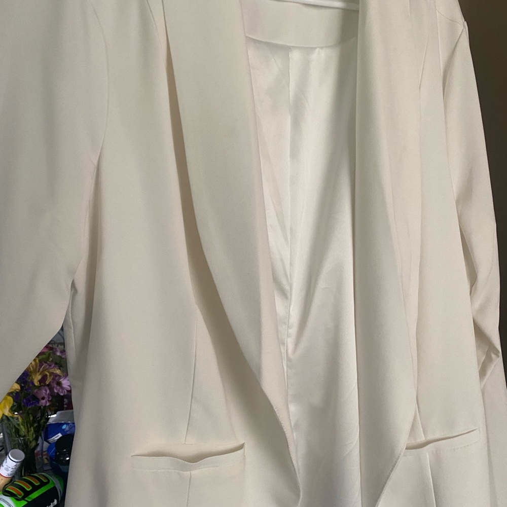 Torrid long sleeve white blazer